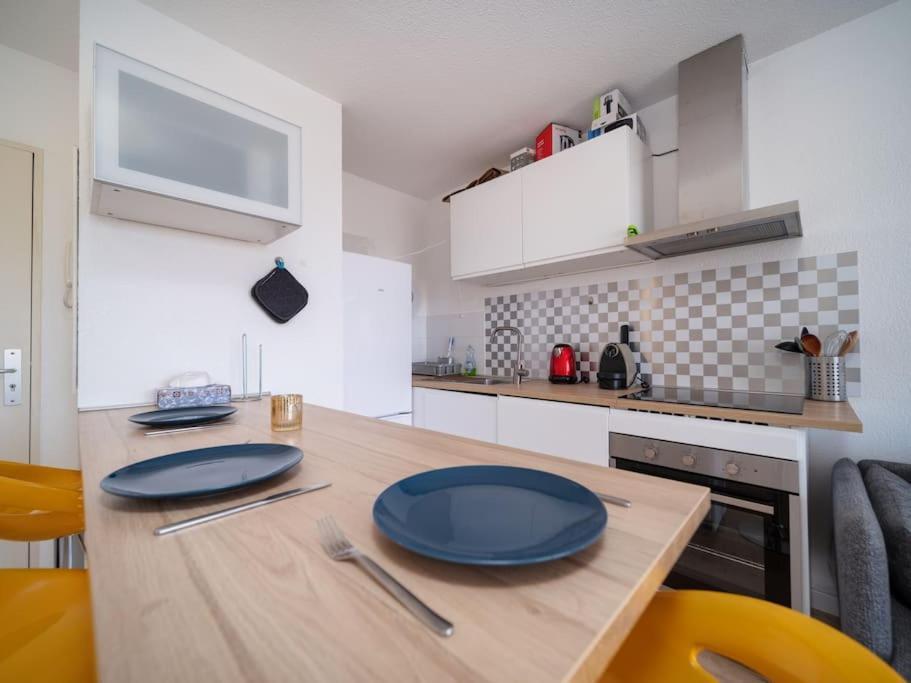 Appartement Tout Equipe Climatise Terrasse Hopital De La Timone Marseille Exteriör bild